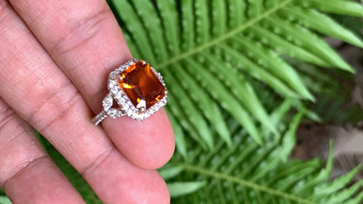Mandarine Garnet Ring With Diamonds 5