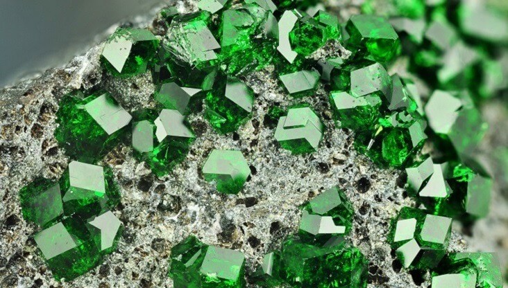 Nguồn gốc của đá Emerald